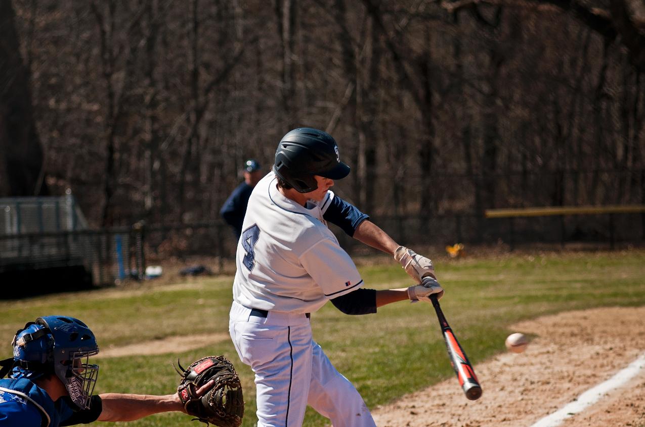 UMass Dartmouth Walks Past Baseball 14-13 on Thursday