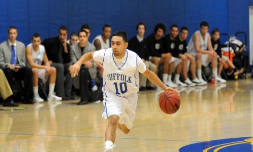 Men's Basketball Outlast Norwich, 75-67