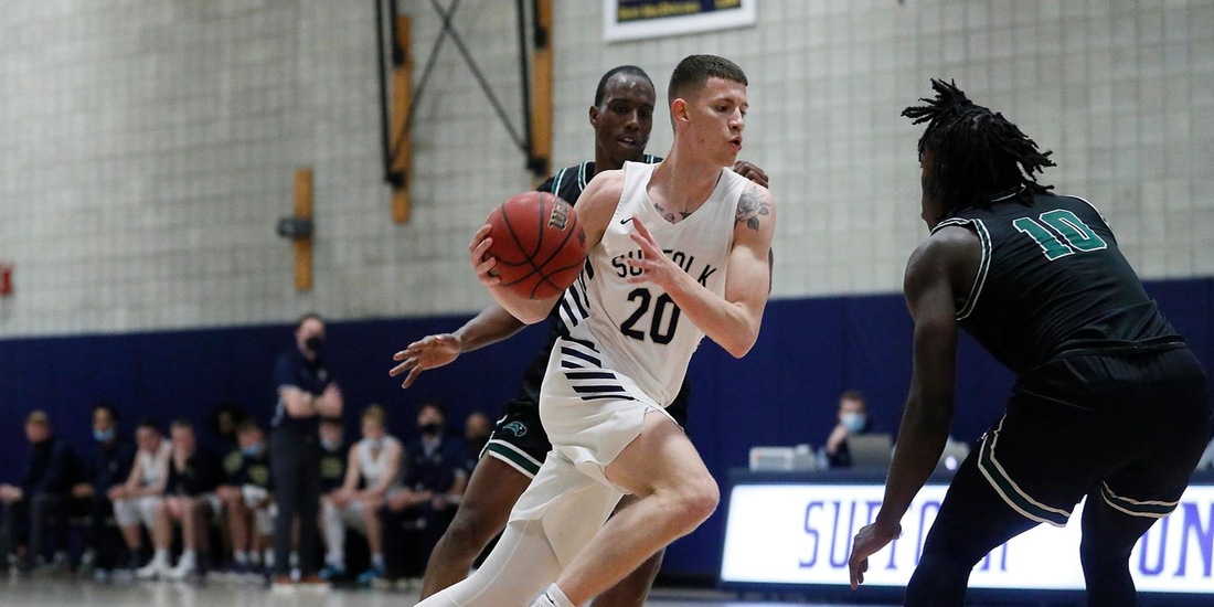 Men&rsquo;s Basketball Comeback Falls Short at Wentworth, 64-63