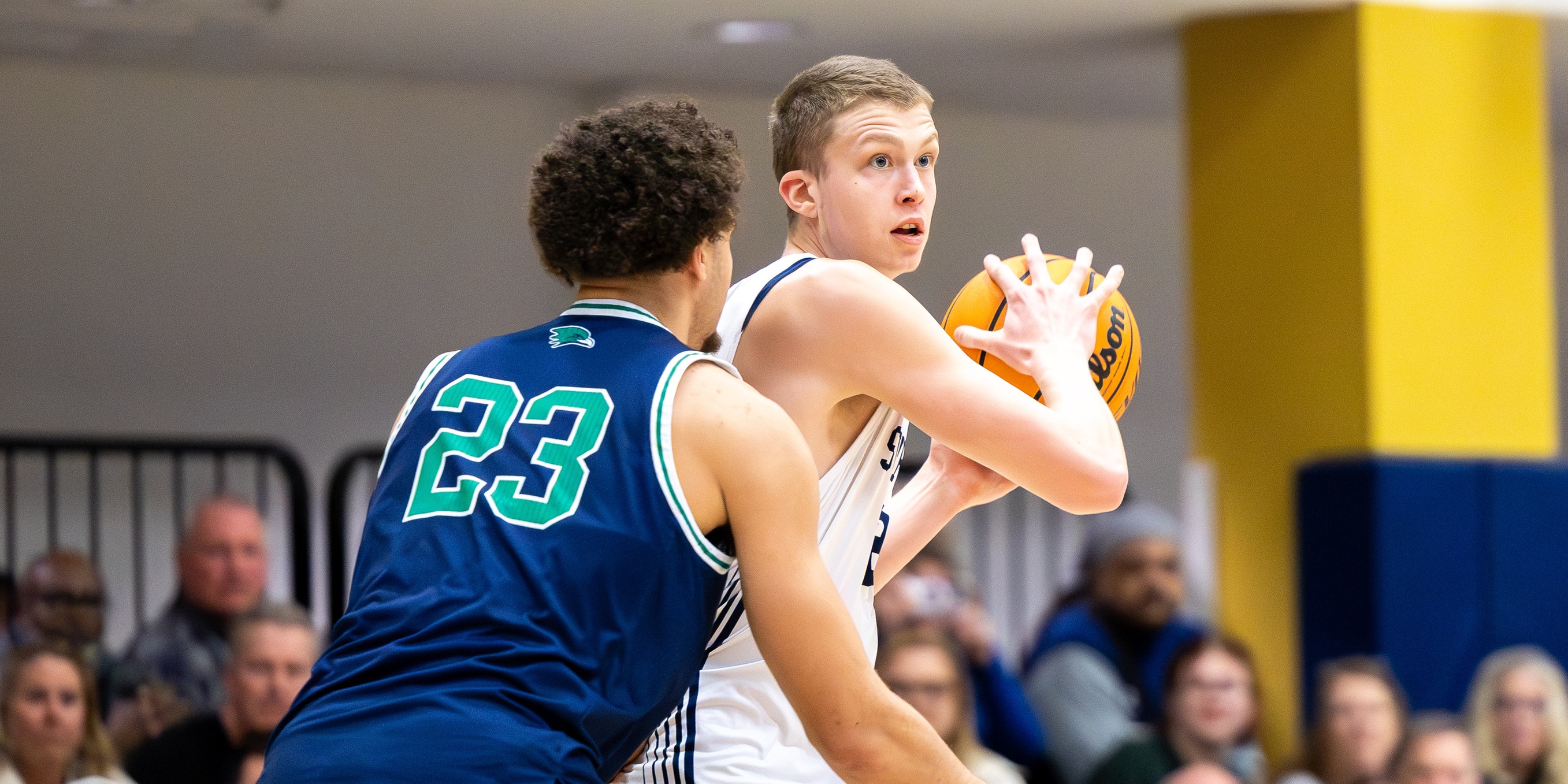 Men&rsquo;s Basketball&rsquo;s Effort Falls Short Against No. 14 Endicott, 74-69