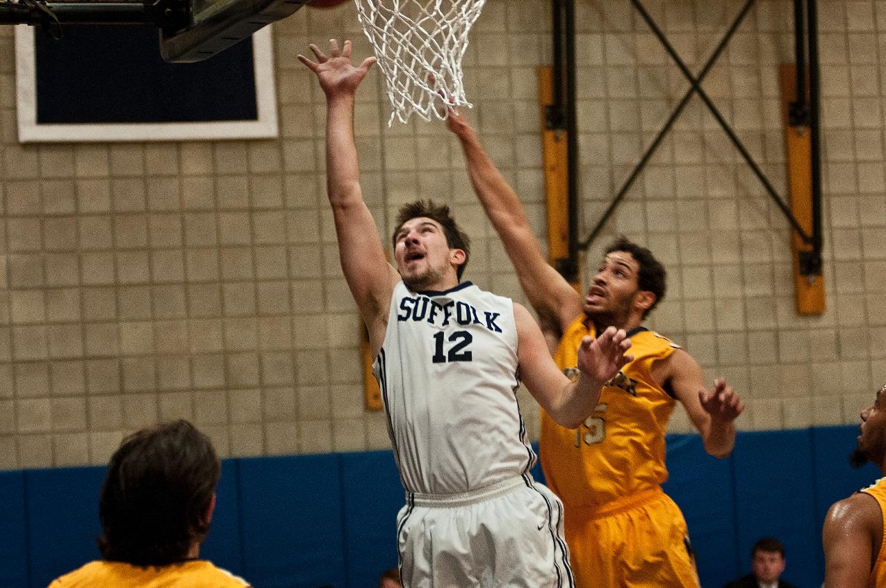 Men&rsquo;s Basketball Holds Off New England College 76-73