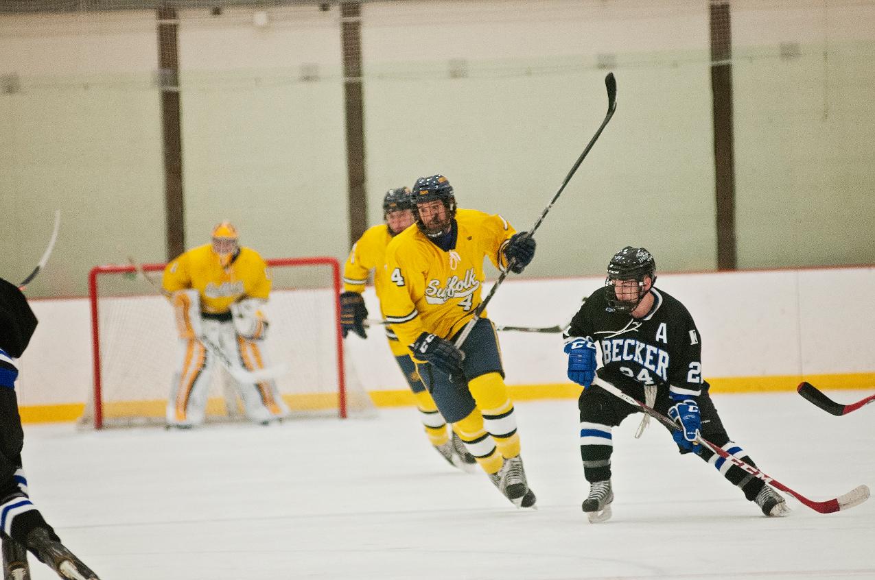 Nichols Tops Hockey 3-2 on Saturday