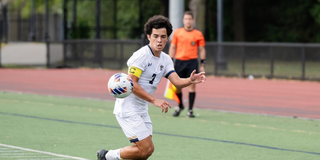 Men&rsquo;s Soccer Sneaks by Western New England, 1-0