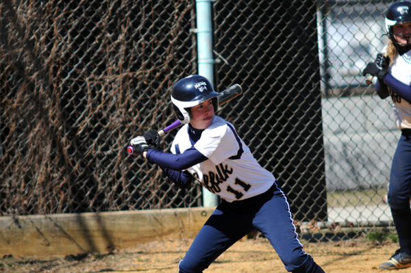 Pine Manor Sweeps Softball