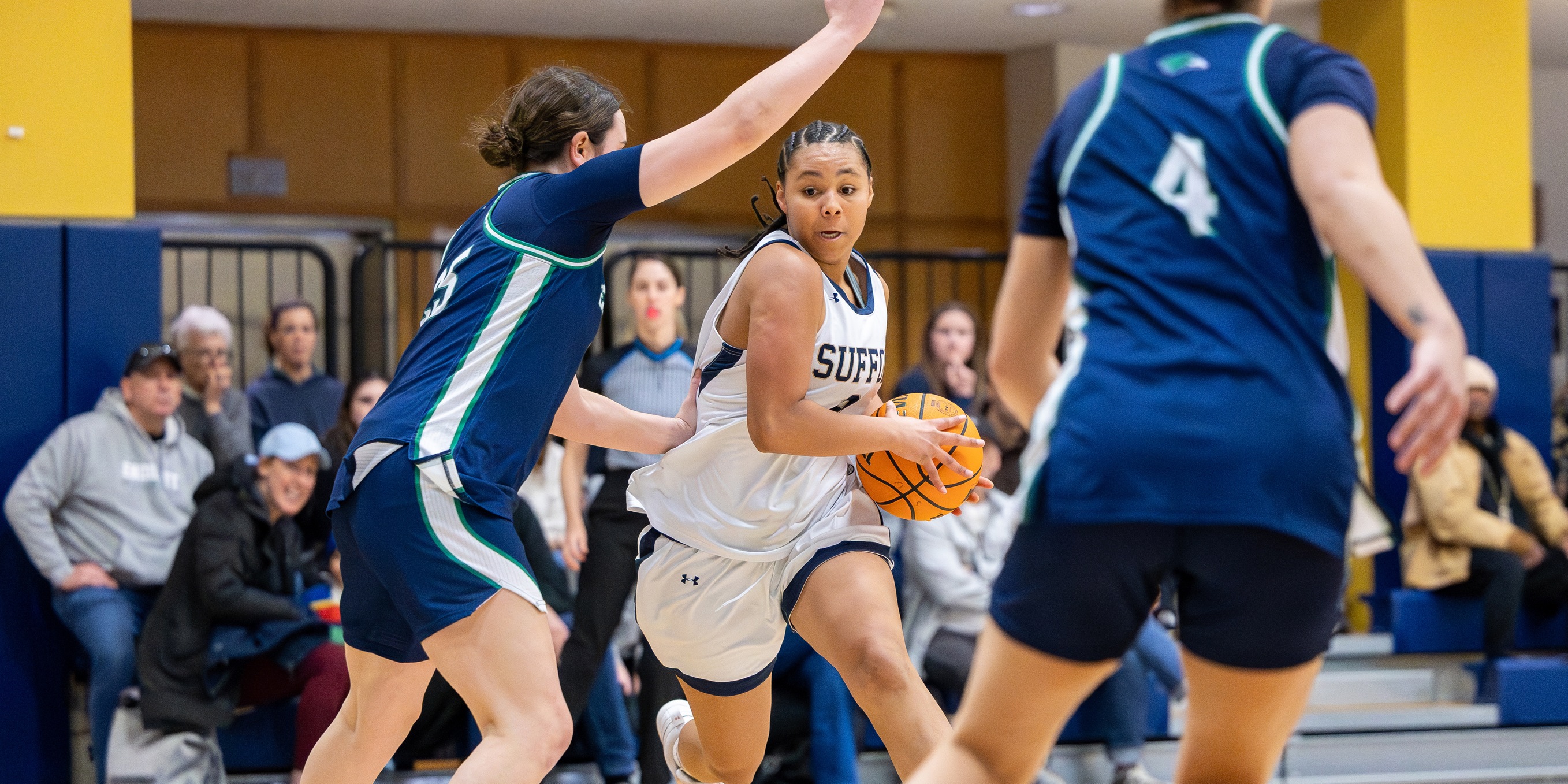 Endicott Edges Women&rsquo;s Basketball in Fourth, 65-56