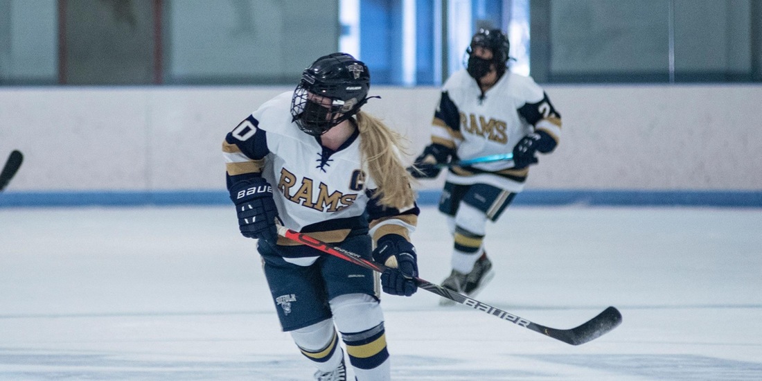 Women&rsquo;s Hockey Sets Program Win Streak Record in CCC Debut with 3-2 Victory Over Curry