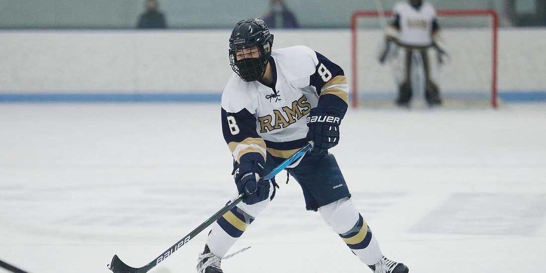 Women&rsquo;s Hockey Bounces Back at Nichols, 5-1