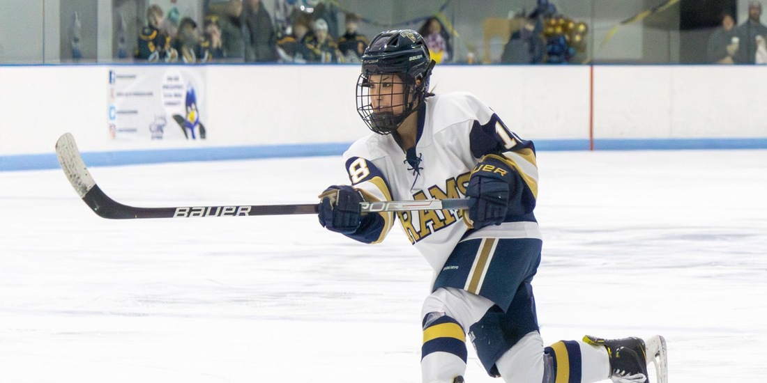Women&rsquo;s Ice Hockey Seeks Fifth Straight at Trinity on Saturday